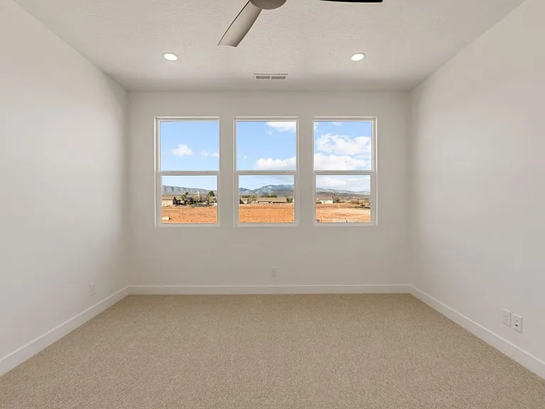 2433 Patricia Dr — Photo 24