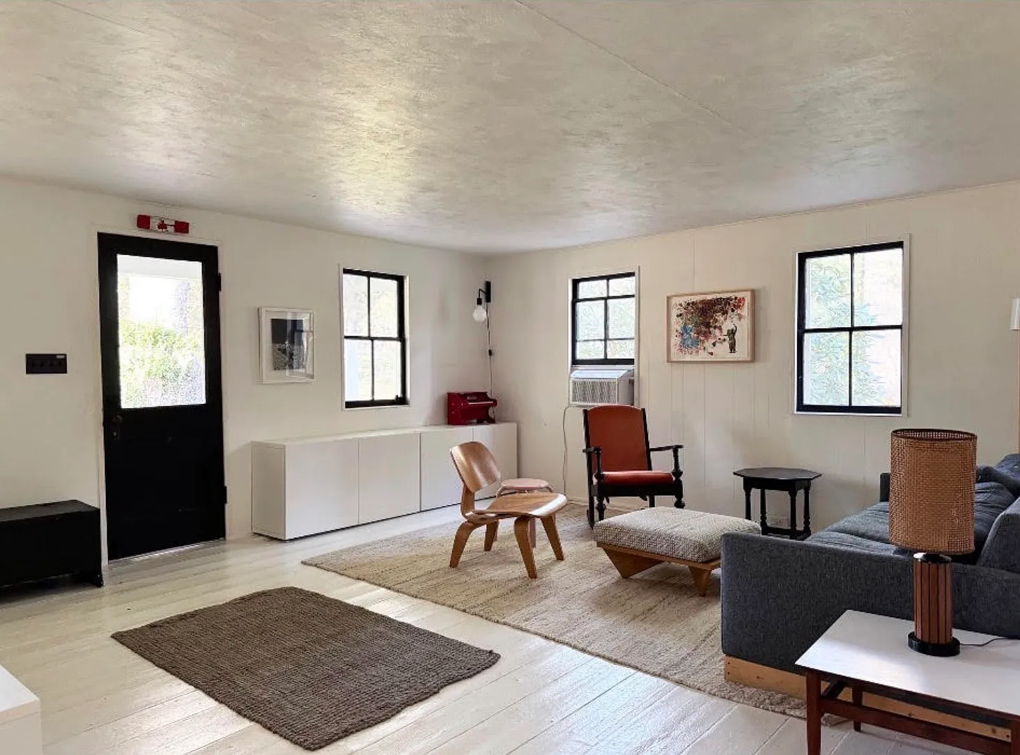 4 bed, 2000 sqft, $3,700 — Photo 1