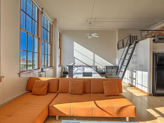 5th image of 100 Broadway Blvd NE APT 304