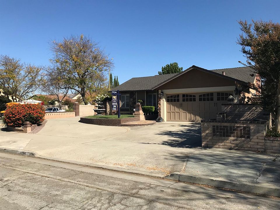 1st image of 1194 Pembroke Dr