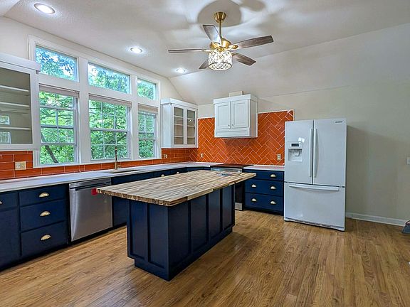 2nd image of 13778 Apple Ln