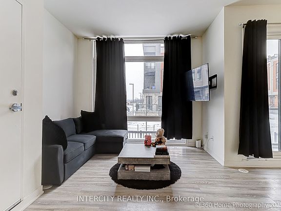 4th image of 11 David Eyer Rd #1504