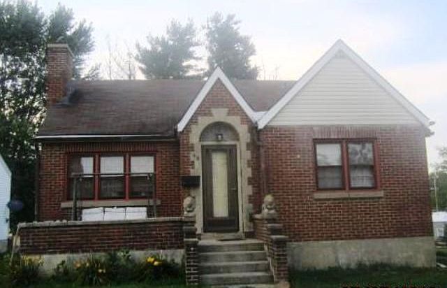 2nd image of 105 Maple St