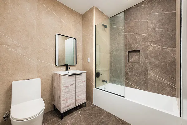 Bathroom, photo 1