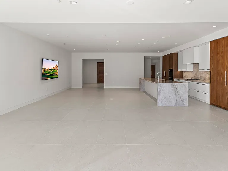 6587 N Palmeraie Blvd #2021 — Photo 7