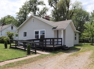 413 S Water St, Seymour, MO 65746