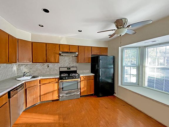 2nd image of 293 Palombi Ct #293