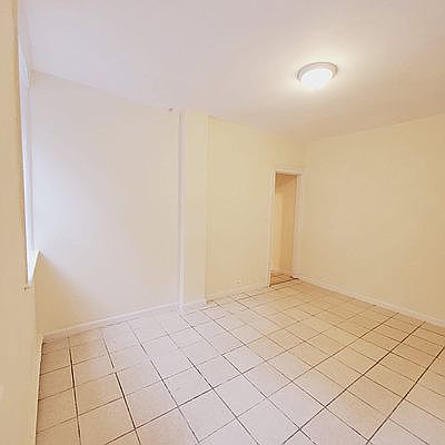 5th image of 2719 Morris Ave APT Aa