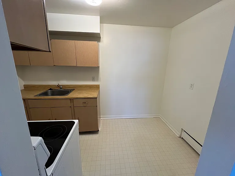 323 W Pennsylvania Ave #D — Photo 9