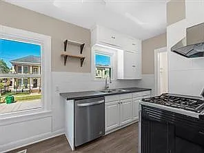 408 W 15th St — Photo 3