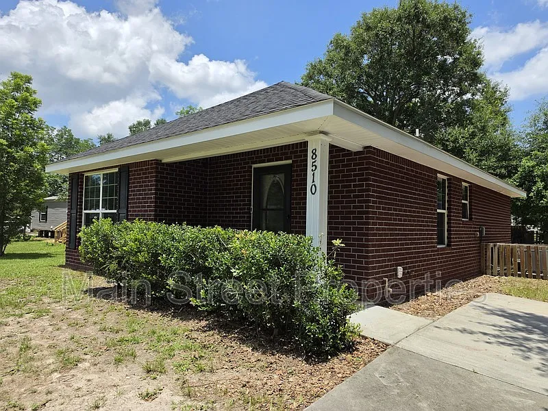 8510 Pond Ave