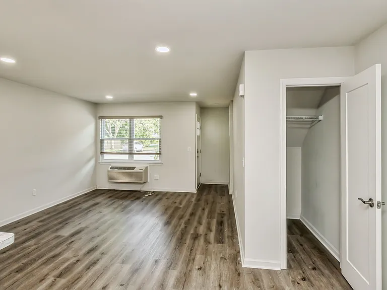Zen Long Island at Copiague Apartment Homes — Photo 11