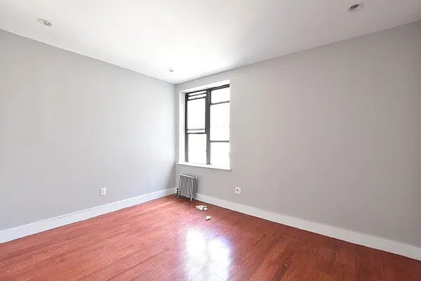 Rented by Clove Realty LLC | media 2