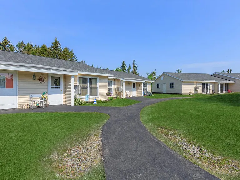 Gaelic Square Housing — Photo 9