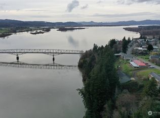 572 Columbia St, Cathlamet, WA 98612