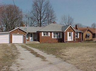 846 E Airline Dr, East Alton, IL