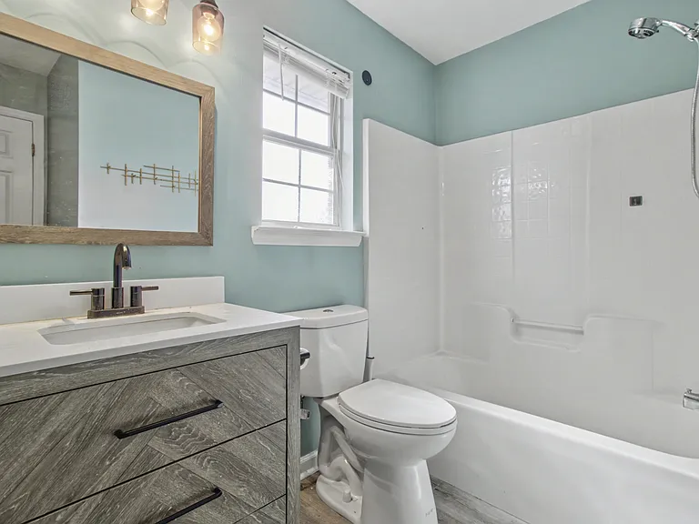 404 Clairemore Cir — Photo 26
