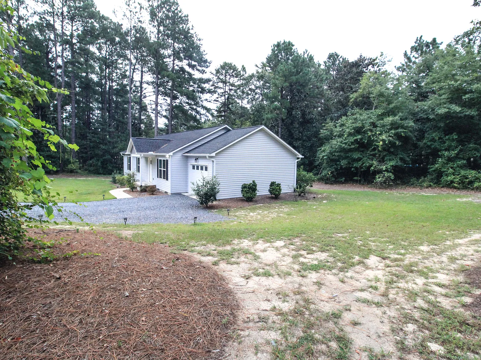 3 bed, 1432 sqft, $1,850 — Photo 4