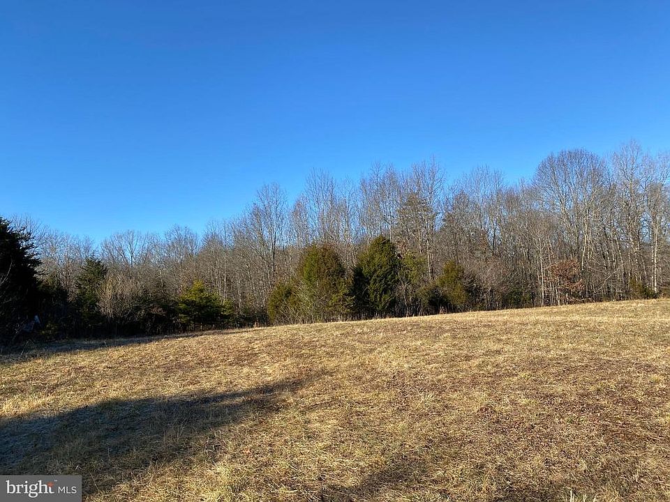 Build your dream house on this beautiful lot!