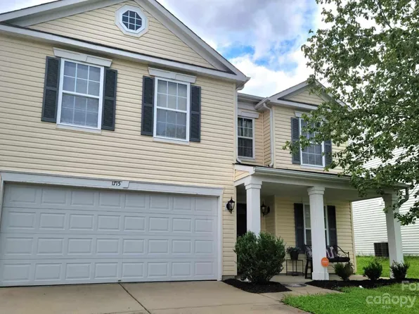 1715 Larne Cir, Charlotte, NC 28214
