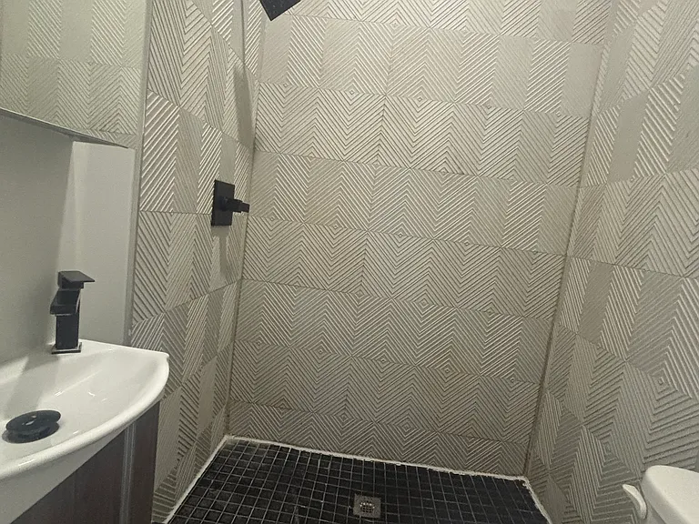 112 Duncan Ave #C — Photo 5