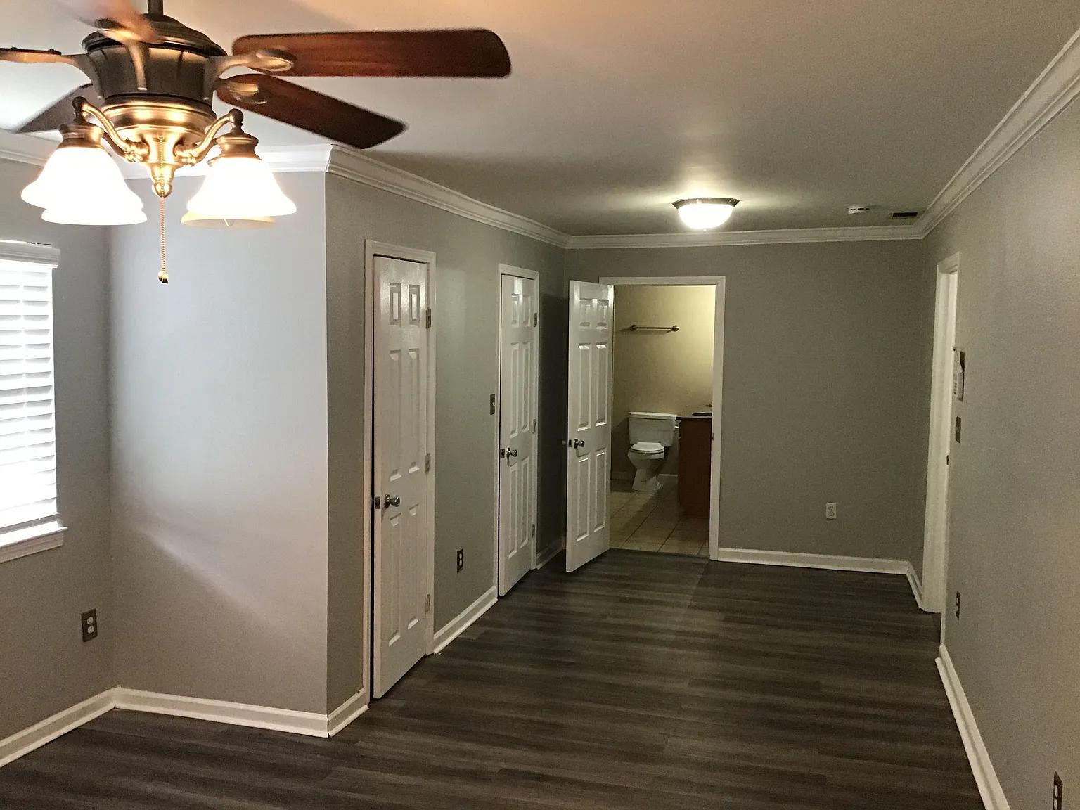 3 bed, 2.0 bath, 1295 sqft, $1,925 — Photo 2