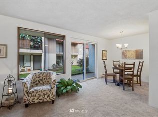 15729 NE 18th St APT 4C, Bellevue, WA 98008