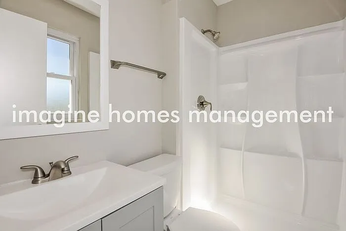 908 Broadhurst Dr — Photo 15