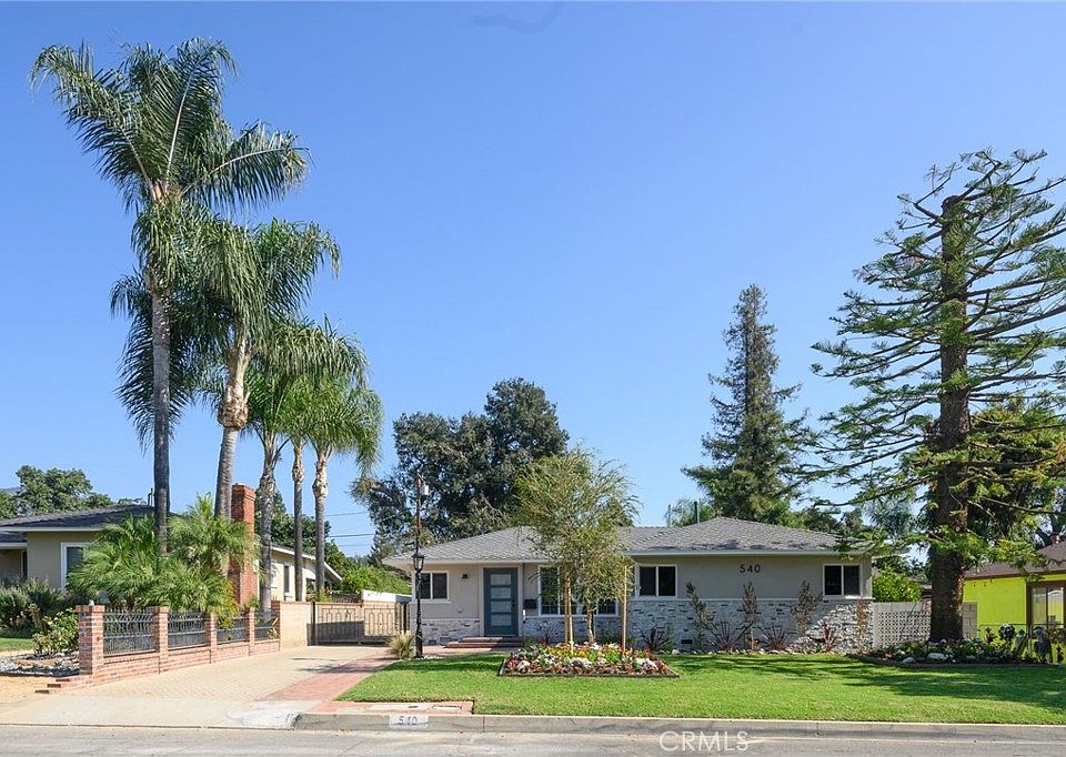 1st image of 540 Hacienda Dr