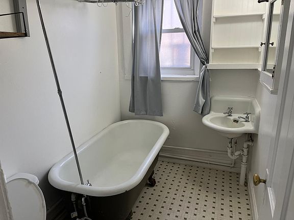 2nd image of 1607 N Gilpin St APT 9