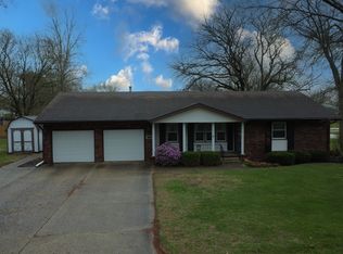 460 S Ralph St, Watseka, IL 60970