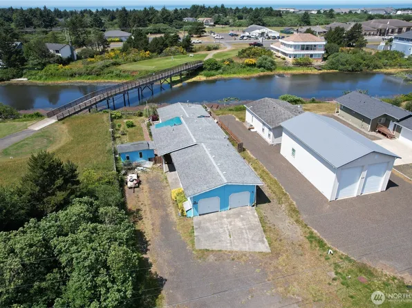 535 Canal Drive NE, Ocean Shores, WA 98569