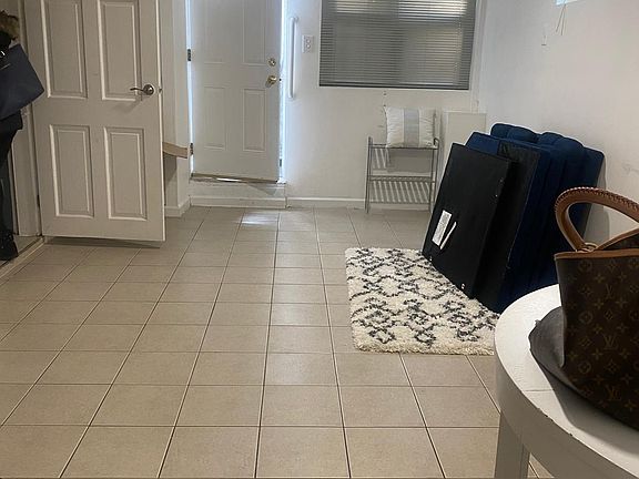 5th image of 2574 Tiemann Ave #1