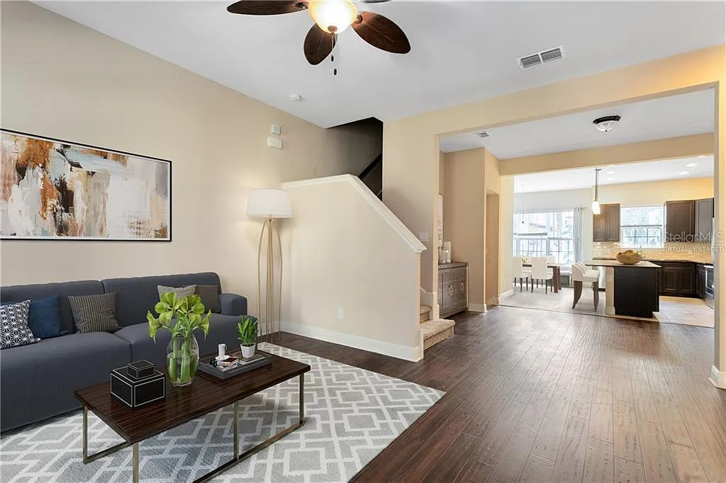 4 bed, 3.5 bath, 2014 sqft, $2,795 — Photo 2