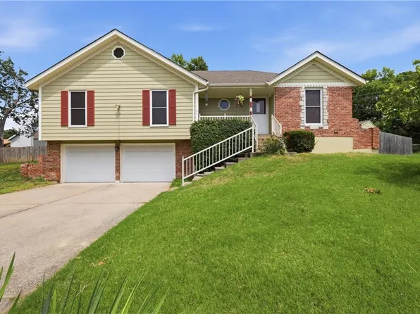 415 SE Bent Tree Dr, Blue Springs, MO 64014