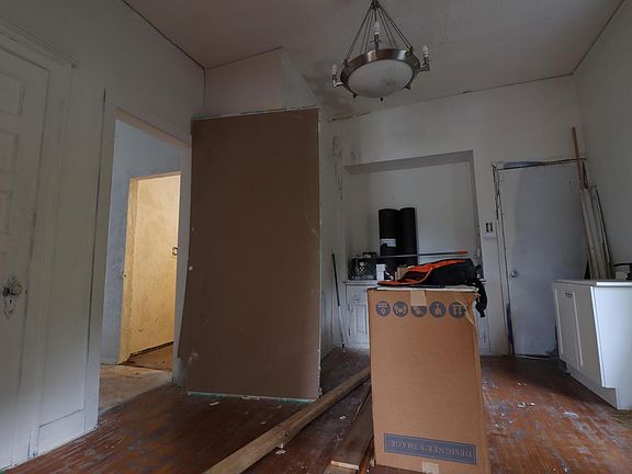 4th image of 3221 W Michigan STREET