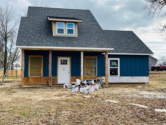 1st image of 120 Fairview St