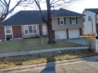 7405 N Garfield Ave, Gladstone, MO 64118