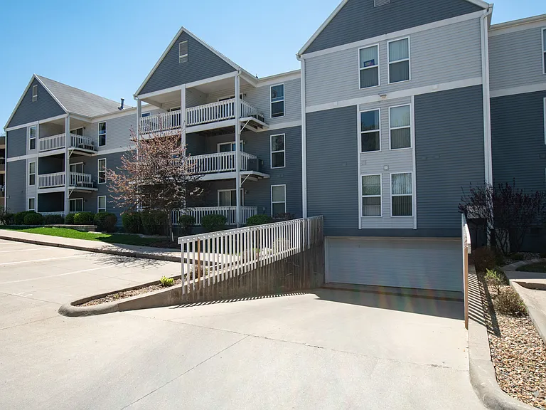 Cat-Friendly 2BR Apartment in a Quiet, Well-Managed Community
