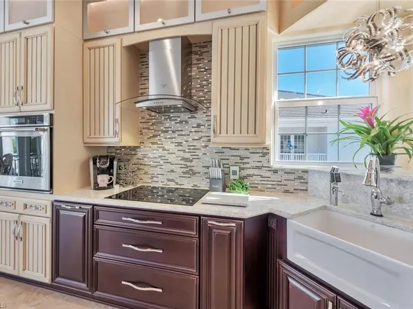 1717 Gulfstar DR S #204, NAPLES, FL 34112