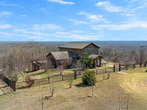 5th image of 918 Riverbluff Rd