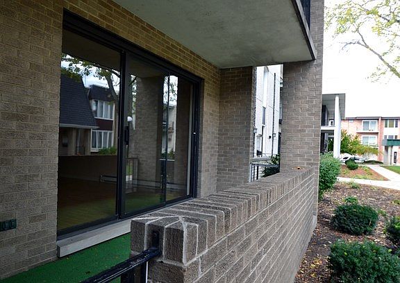 4th image of 4129 W 98th St APT B