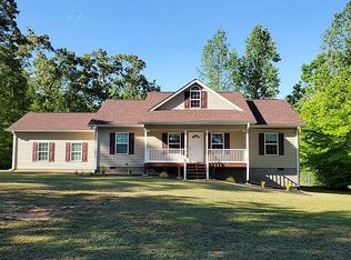 1410 New Hope Rd, Toccoa, GA 30577