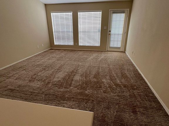 3rd image of 4828 Winterset Dr