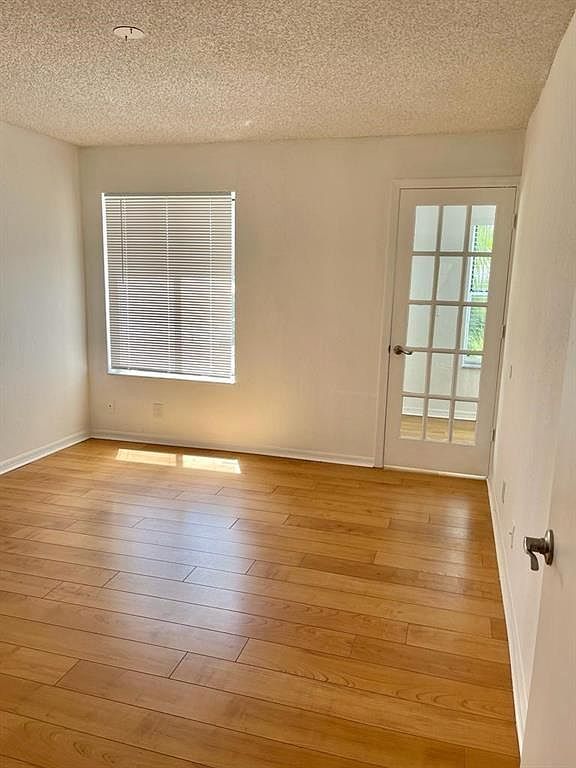 3320 Pinewalk Dr #1716