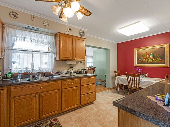 4th image of 8051 W Leland Ave