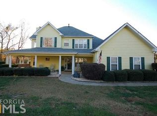 56 Walnut Ridge Dr, Hoschton, GA 30548