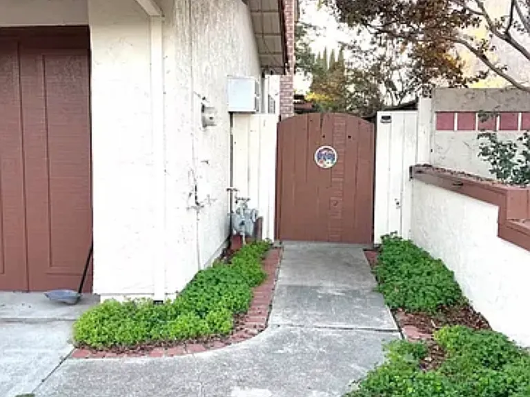 1957 Cape Horn Dr — Photo 6
