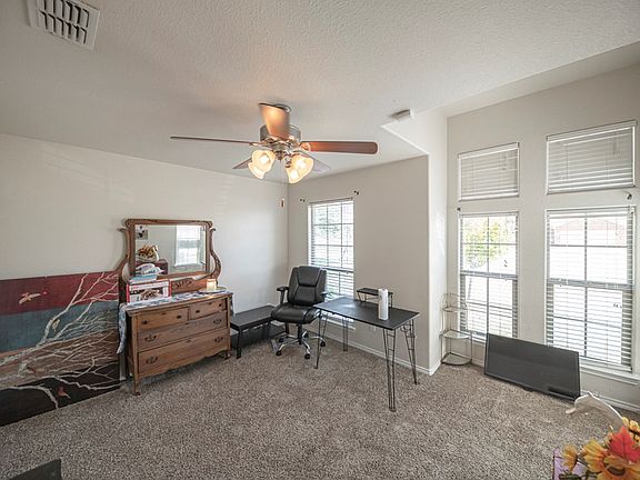 5th image of 21 Willow Dr