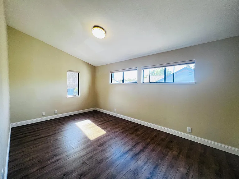 1254 Sierra Village Pl — Photo 6